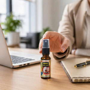 Xịt miệng thảo dược Sagucha 15ml thuận tiện cho đi làm, văn phòng