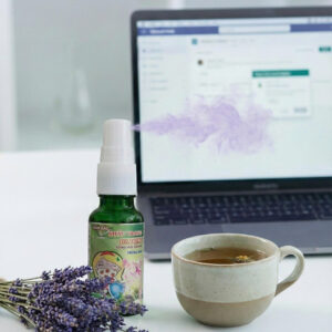 Tỉnh táo khi làm việc thì xịt tinh dầu khẩu trang Sagucha lên khảu trang