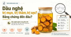Hũ nghệ thái lát ngâm trong dầu nền, minh họa bài viết kiểm chứng khoa học về dầu nghệ trị mụn, trị thâm, trị sẹo.