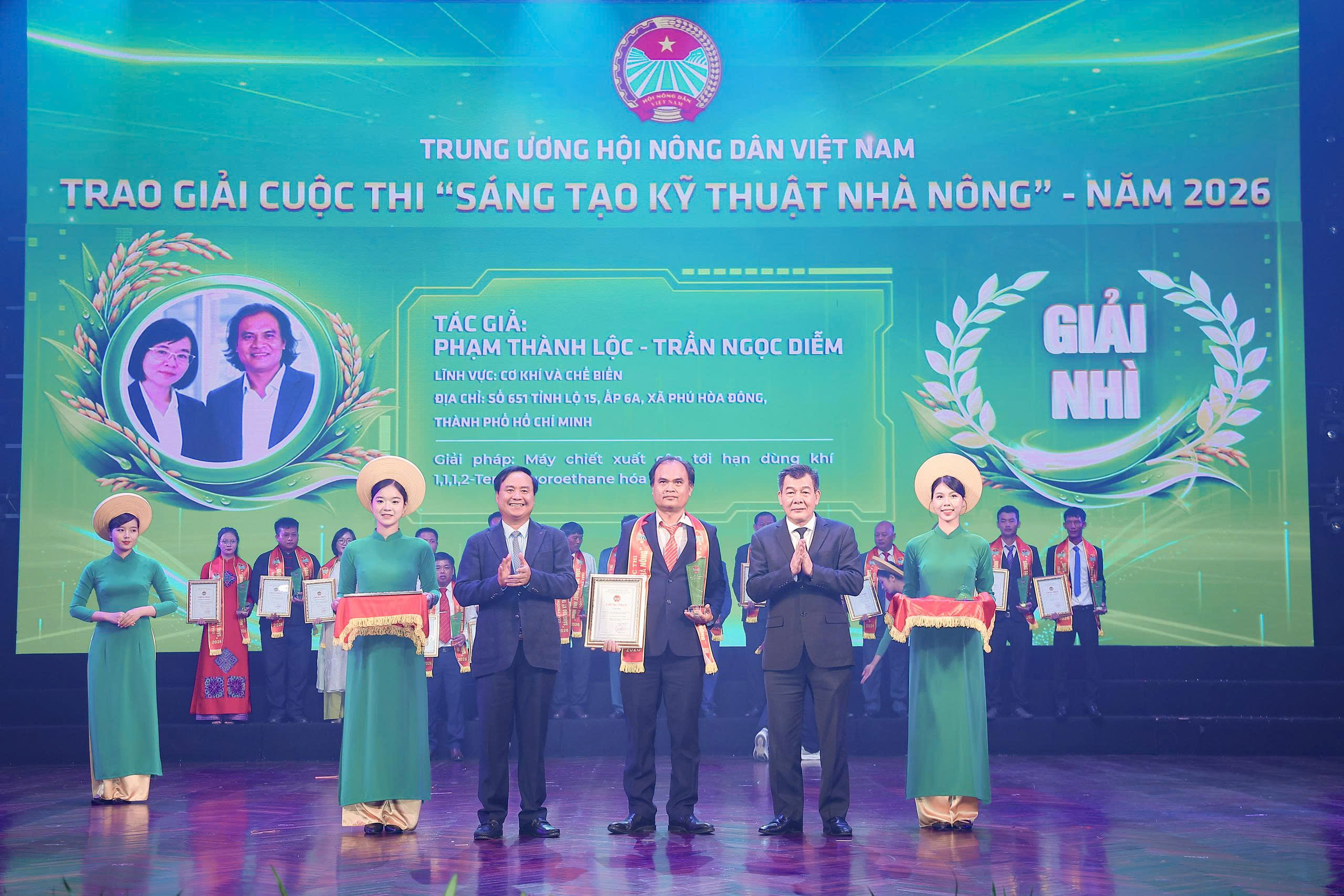 Hình ảnh tại chương trình trao Giải Nhì Cuộc thi Sáng tạo Kỹ thuật Nhà nông năm 2026
